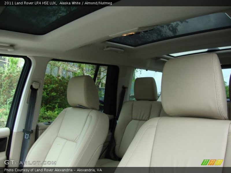 Alaska White / Almond/Nutmeg 2011 Land Rover LR4 HSE LUX