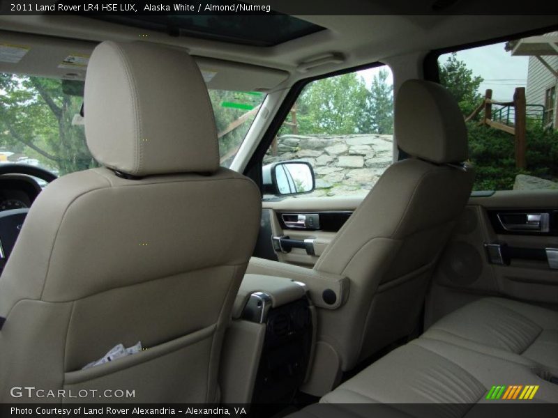Alaska White / Almond/Nutmeg 2011 Land Rover LR4 HSE LUX
