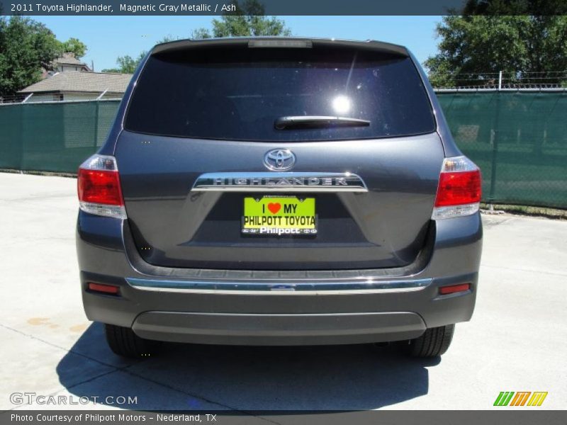 Magnetic Gray Metallic / Ash 2011 Toyota Highlander