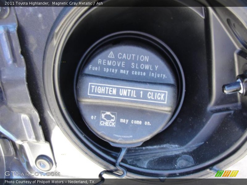 Magnetic Gray Metallic / Ash 2011 Toyota Highlander