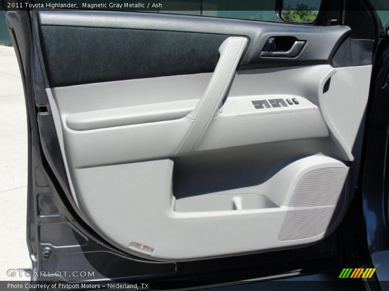 Magnetic Gray Metallic / Ash 2011 Toyota Highlander