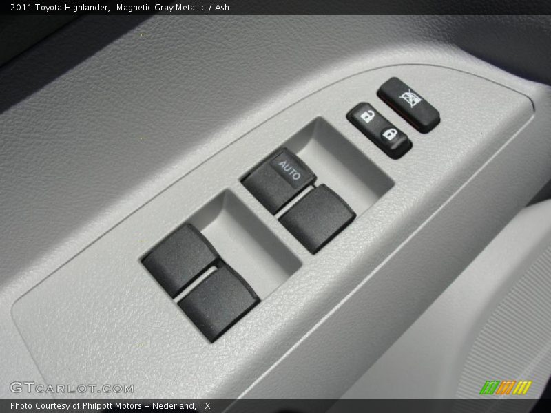 Magnetic Gray Metallic / Ash 2011 Toyota Highlander