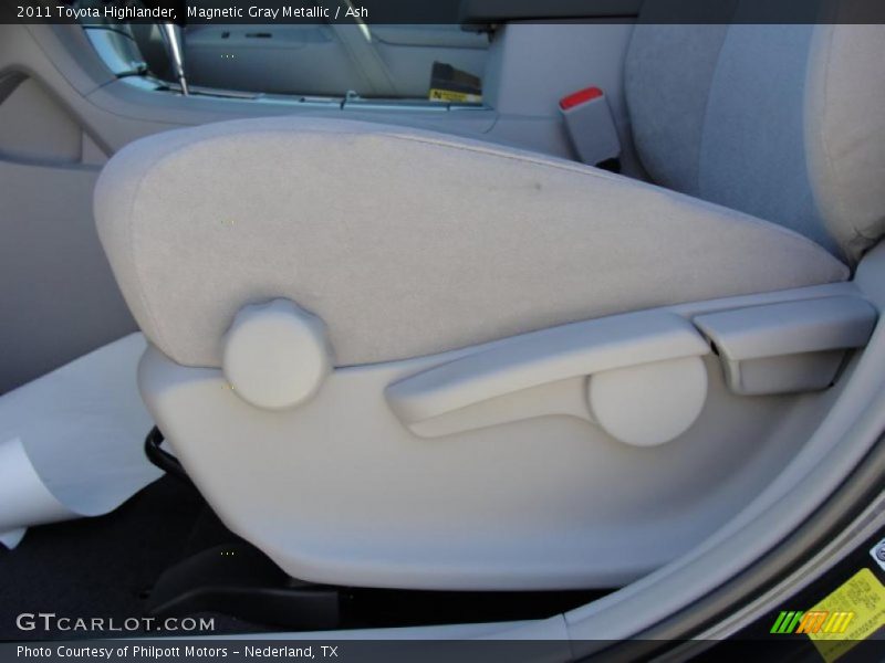 Magnetic Gray Metallic / Ash 2011 Toyota Highlander