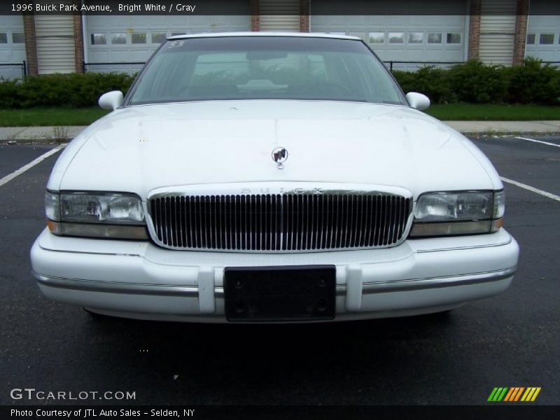 Bright White / Gray 1996 Buick Park Avenue