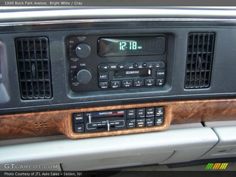 Controls of 1996 Park Avenue 