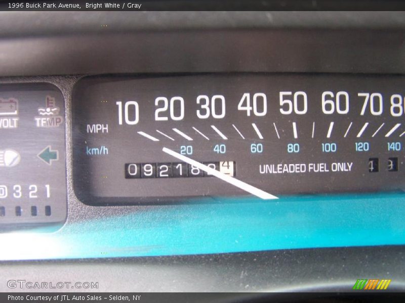 Bright White / Gray 1996 Buick Park Avenue
