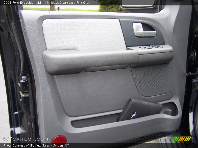 Black Clearcoat / Flint Grey 2003 Ford Expedition XLT 4x4