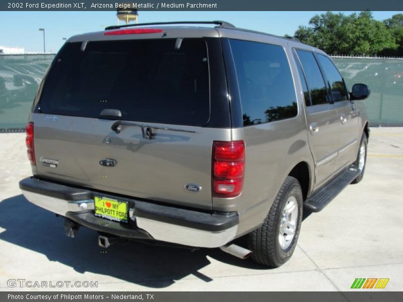 Arizona Beige Metallic / Medium Parchment 2002 Ford Expedition XLT
