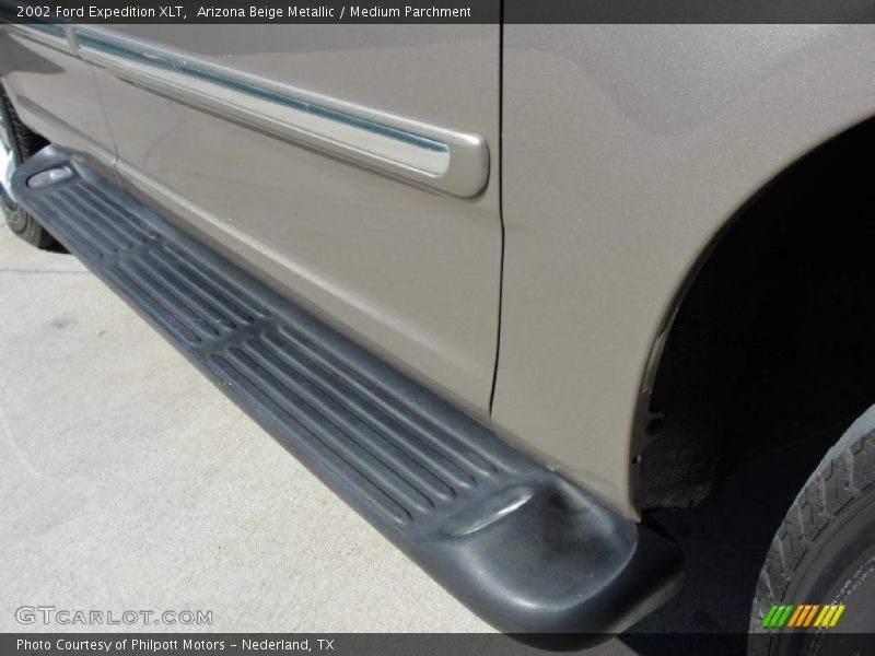 Arizona Beige Metallic / Medium Parchment 2002 Ford Expedition XLT