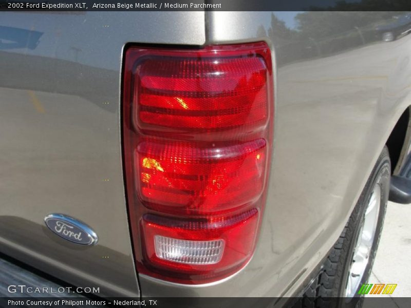 Arizona Beige Metallic / Medium Parchment 2002 Ford Expedition XLT