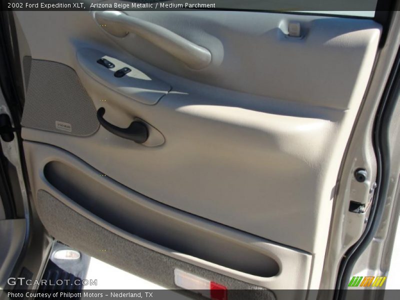 Arizona Beige Metallic / Medium Parchment 2002 Ford Expedition XLT