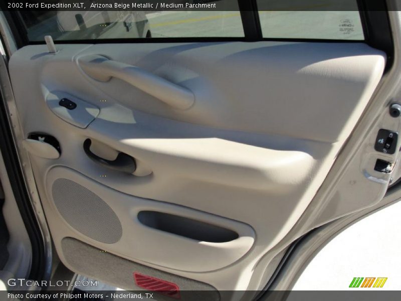 Arizona Beige Metallic / Medium Parchment 2002 Ford Expedition XLT