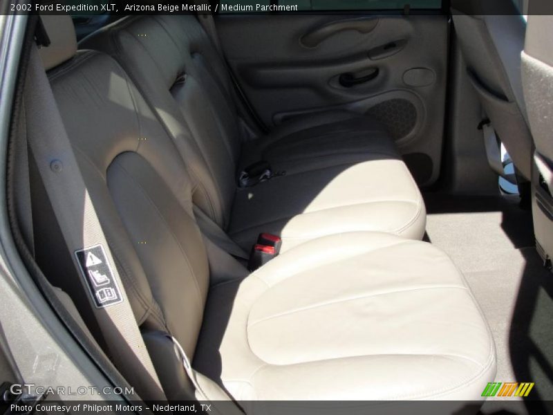 Arizona Beige Metallic / Medium Parchment 2002 Ford Expedition XLT