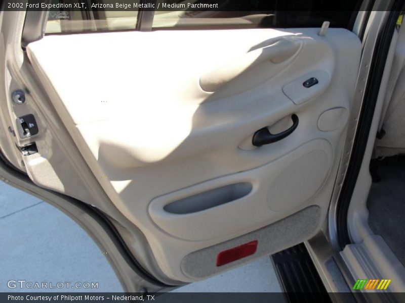 Arizona Beige Metallic / Medium Parchment 2002 Ford Expedition XLT