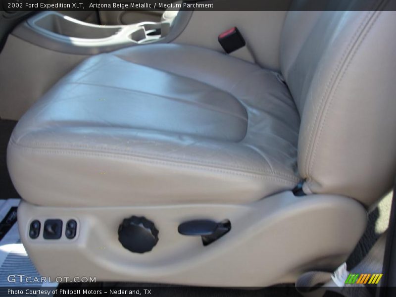 Arizona Beige Metallic / Medium Parchment 2002 Ford Expedition XLT