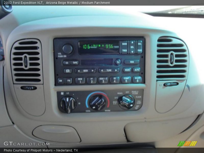 Arizona Beige Metallic / Medium Parchment 2002 Ford Expedition XLT
