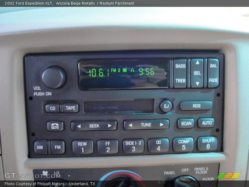 Arizona Beige Metallic / Medium Parchment 2002 Ford Expedition XLT