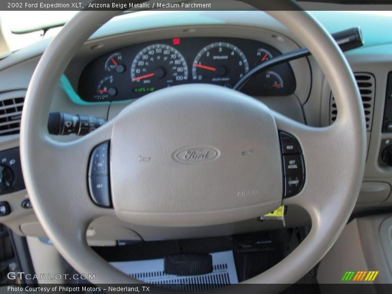 Arizona Beige Metallic / Medium Parchment 2002 Ford Expedition XLT