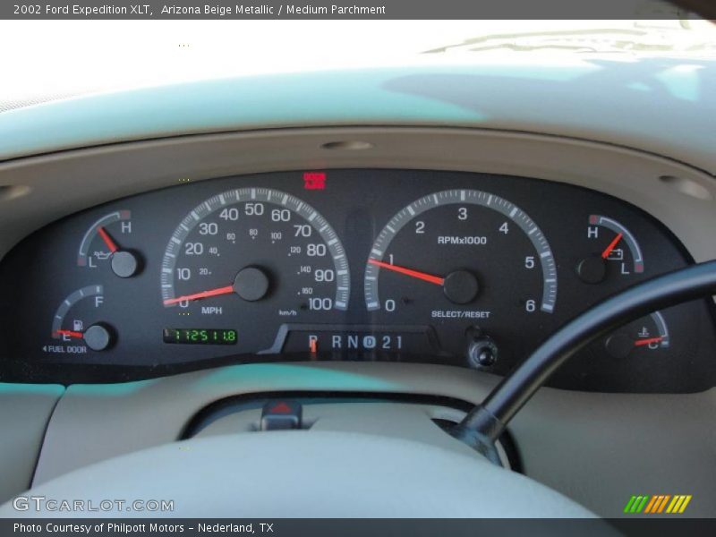 Arizona Beige Metallic / Medium Parchment 2002 Ford Expedition XLT