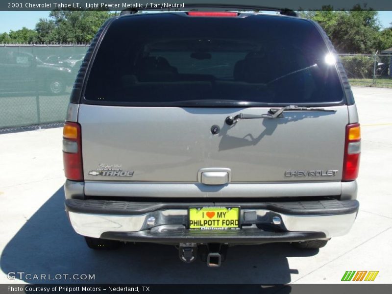 Light Pewter Metallic / Tan/Neutral 2001 Chevrolet Tahoe LT