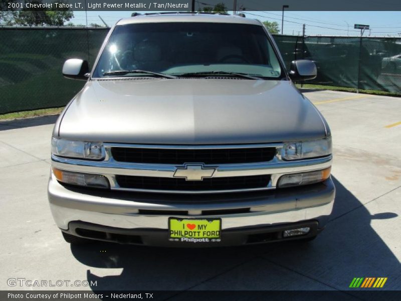 Light Pewter Metallic / Tan/Neutral 2001 Chevrolet Tahoe LT