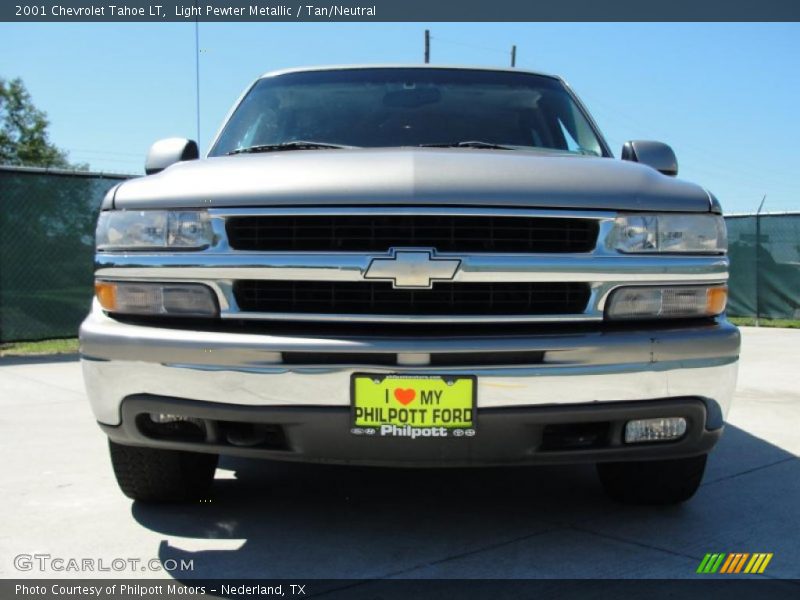 Light Pewter Metallic / Tan/Neutral 2001 Chevrolet Tahoe LT