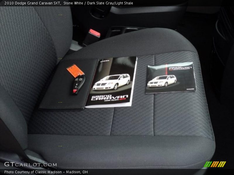 Stone White / Dark Slate Gray/Light Shale 2010 Dodge Grand Caravan SXT