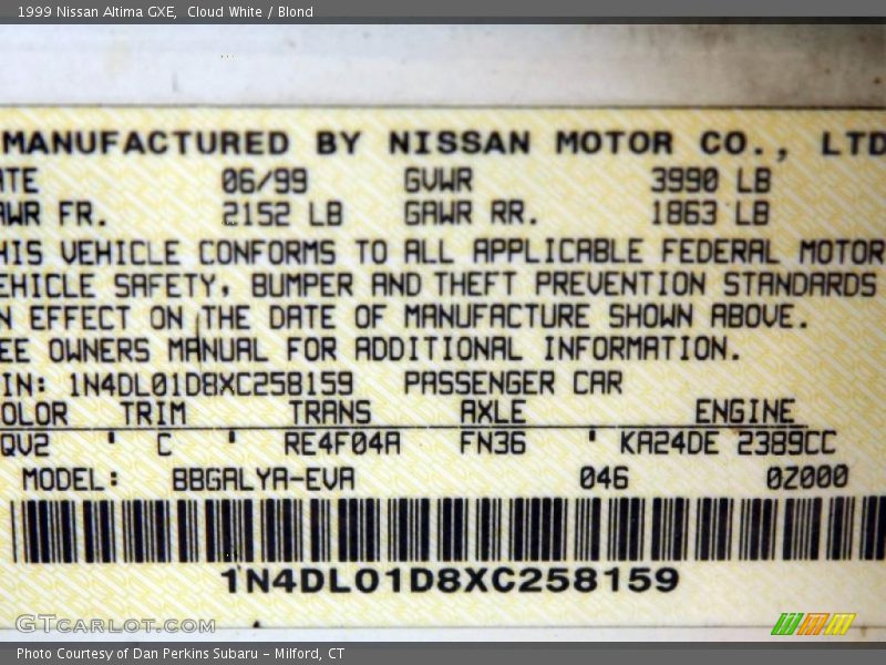 Cloud White / Blond 1999 Nissan Altima GXE