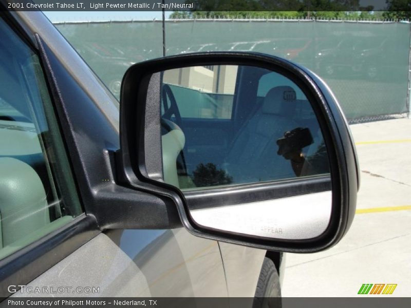 Light Pewter Metallic / Tan/Neutral 2001 Chevrolet Tahoe LT