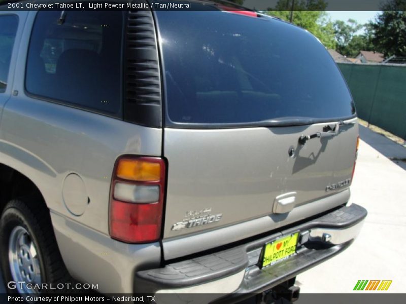 Light Pewter Metallic / Tan/Neutral 2001 Chevrolet Tahoe LT