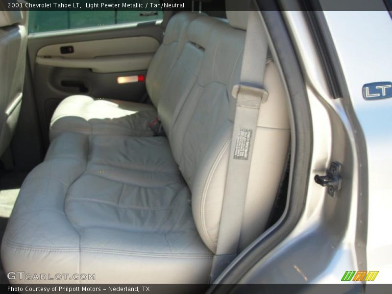 Light Pewter Metallic / Tan/Neutral 2001 Chevrolet Tahoe LT