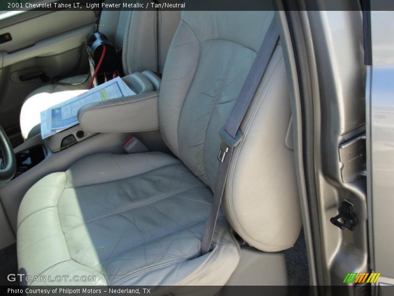 Light Pewter Metallic / Tan/Neutral 2001 Chevrolet Tahoe LT