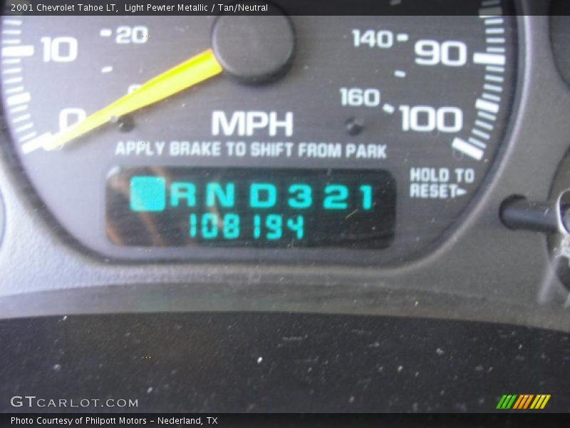 Light Pewter Metallic / Tan/Neutral 2001 Chevrolet Tahoe LT