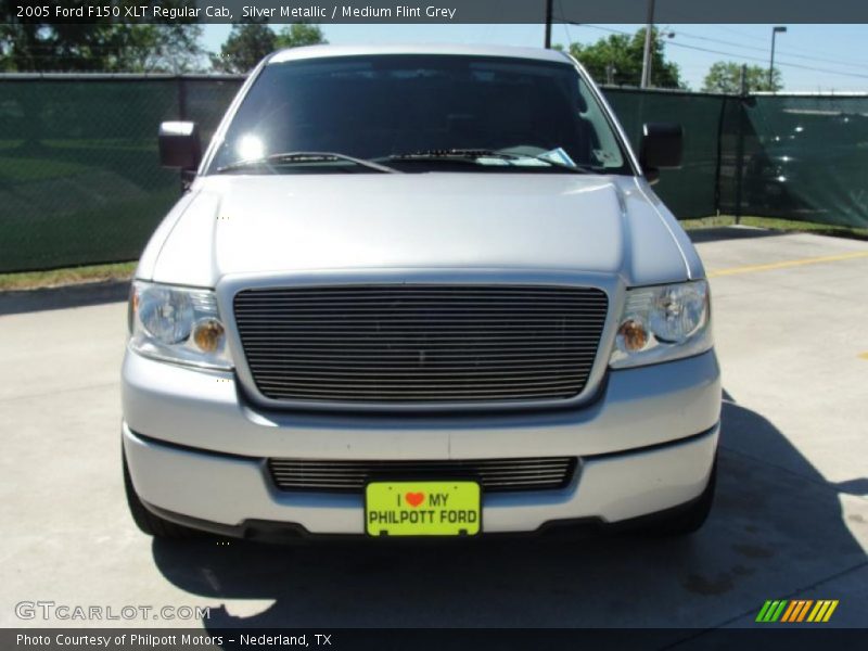Silver Metallic / Medium Flint Grey 2005 Ford F150 XLT Regular Cab