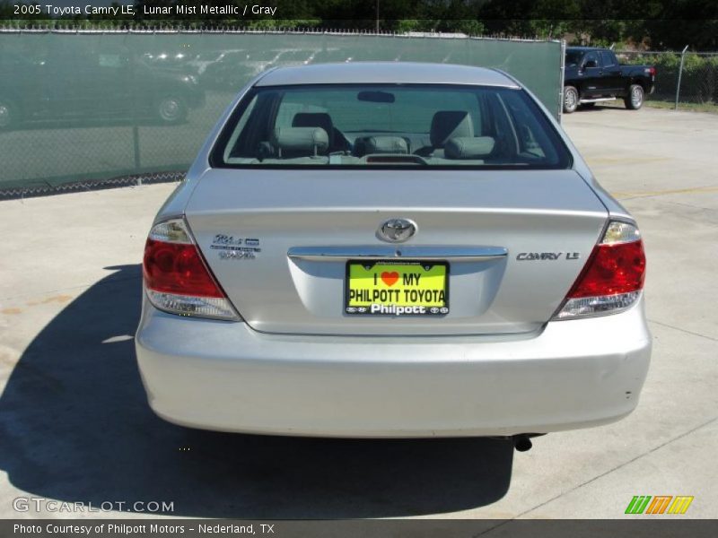 Lunar Mist Metallic / Gray 2005 Toyota Camry LE