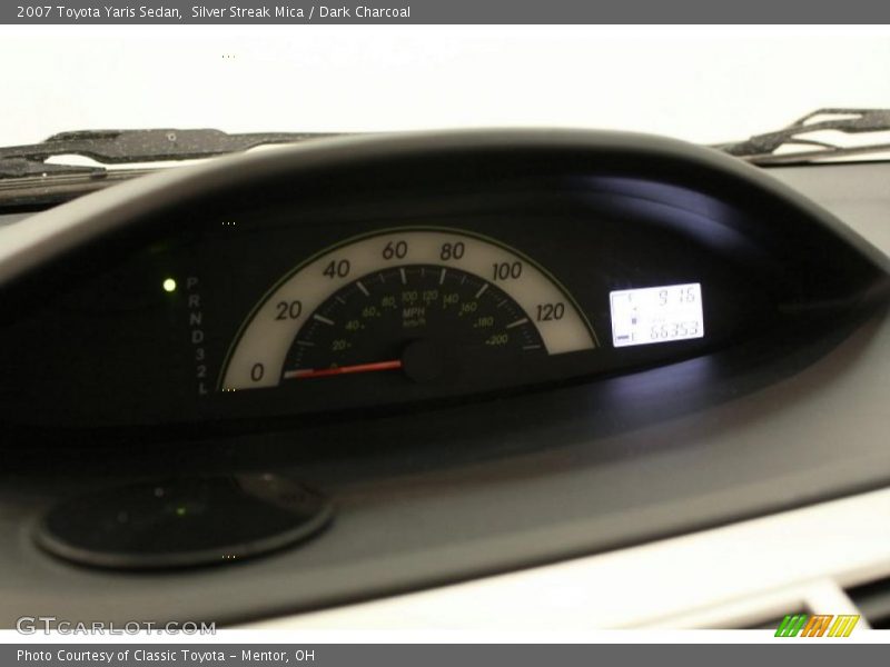 Silver Streak Mica / Dark Charcoal 2007 Toyota Yaris Sedan