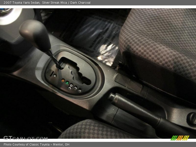 Silver Streak Mica / Dark Charcoal 2007 Toyota Yaris Sedan