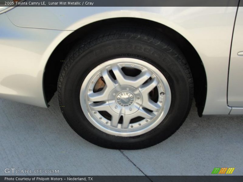 Lunar Mist Metallic / Gray 2005 Toyota Camry LE