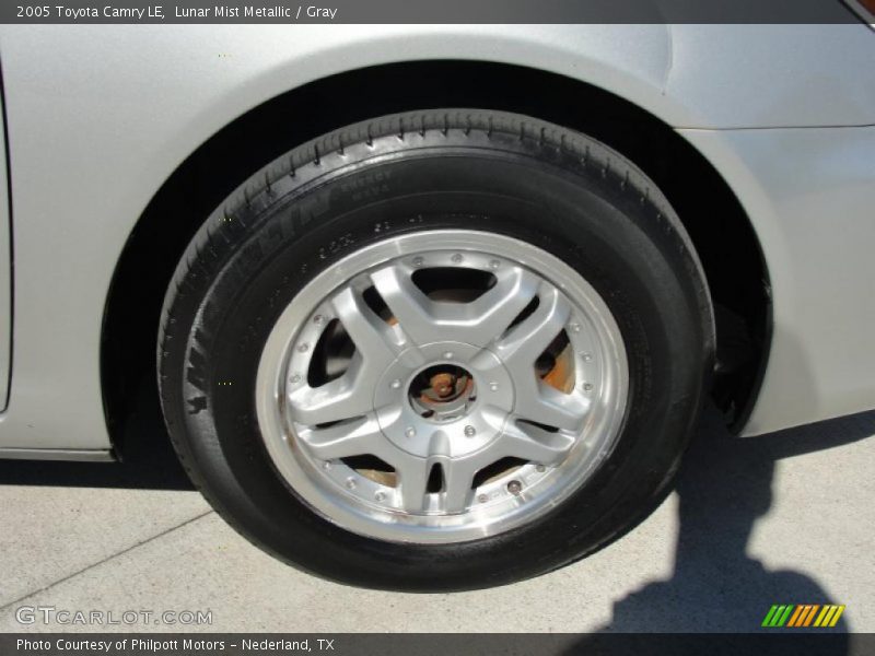 Lunar Mist Metallic / Gray 2005 Toyota Camry LE