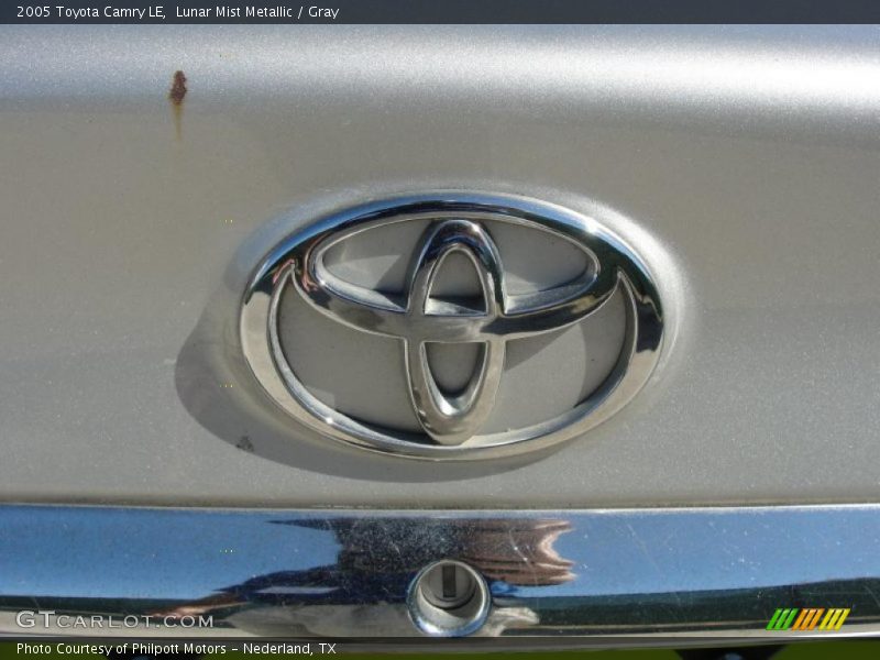 Lunar Mist Metallic / Gray 2005 Toyota Camry LE