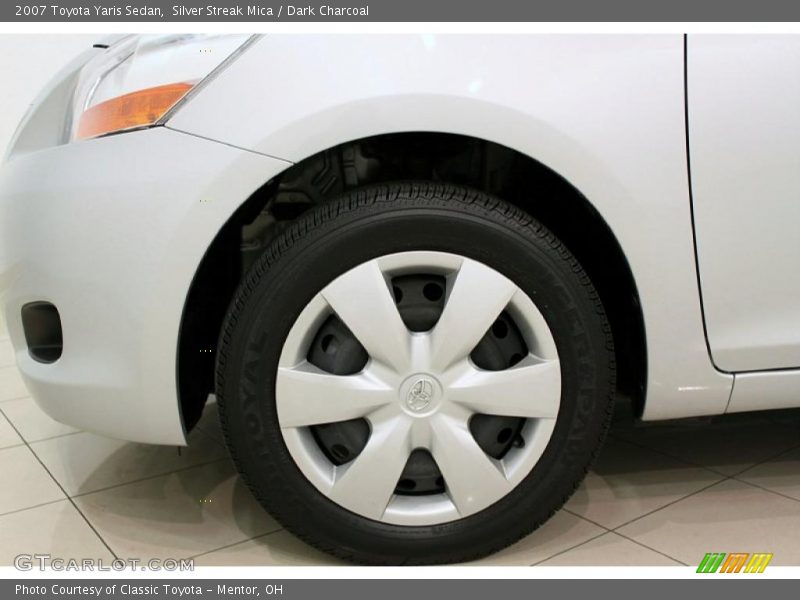Silver Streak Mica / Dark Charcoal 2007 Toyota Yaris Sedan