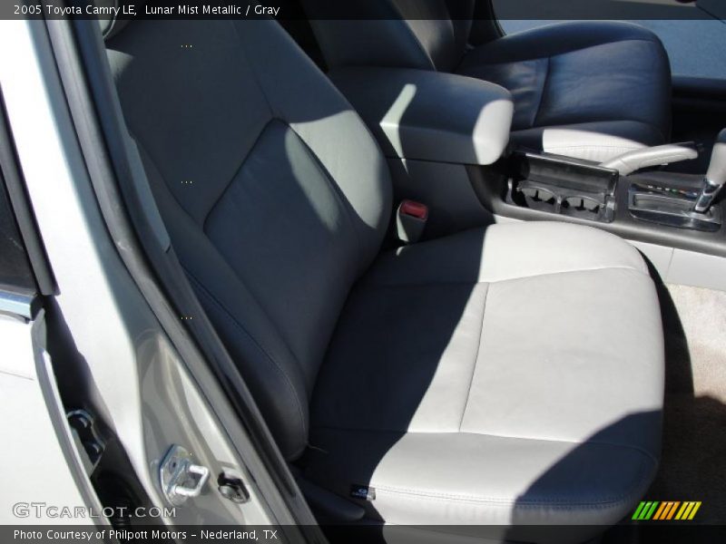 Lunar Mist Metallic / Gray 2005 Toyota Camry LE