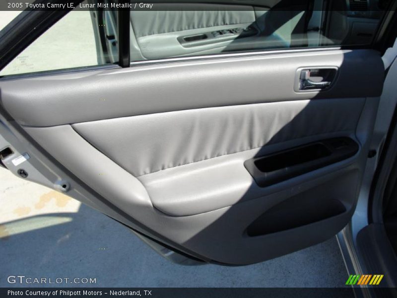 Lunar Mist Metallic / Gray 2005 Toyota Camry LE