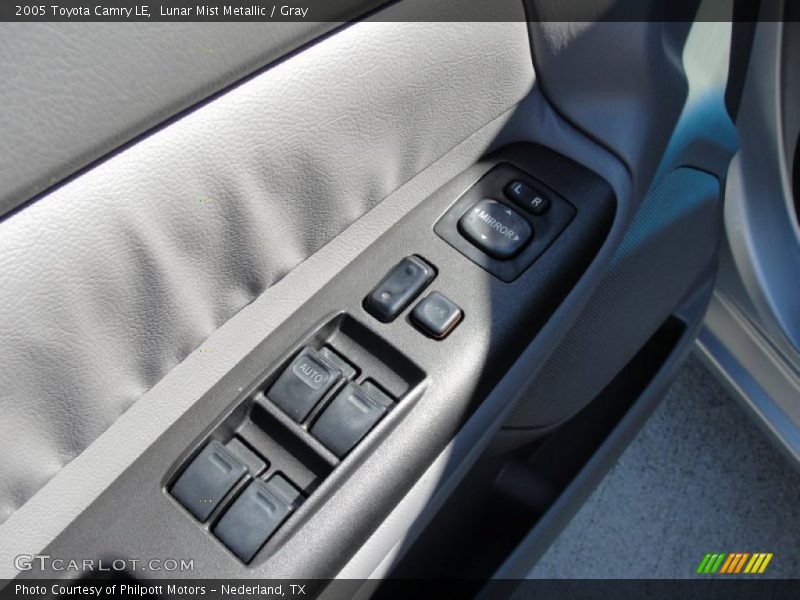 Lunar Mist Metallic / Gray 2005 Toyota Camry LE