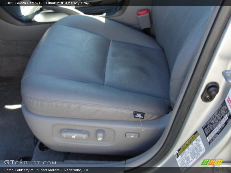 Lunar Mist Metallic / Gray 2005 Toyota Camry LE