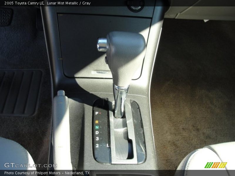 Lunar Mist Metallic / Gray 2005 Toyota Camry LE