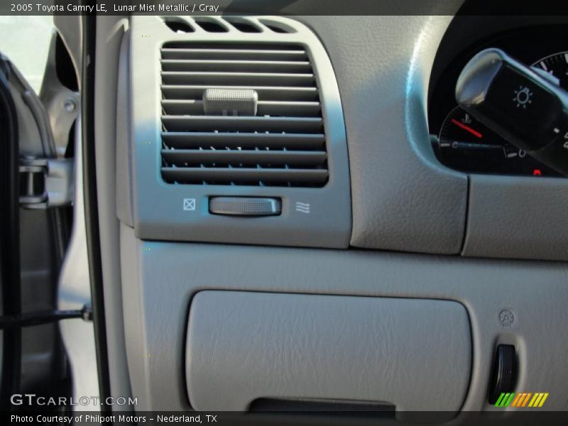 Lunar Mist Metallic / Gray 2005 Toyota Camry LE