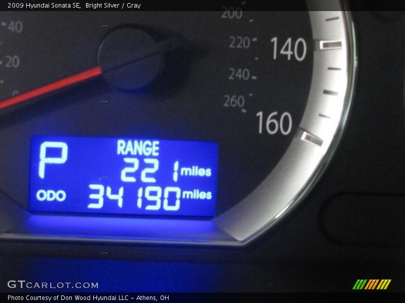 Bright Silver / Gray 2009 Hyundai Sonata SE