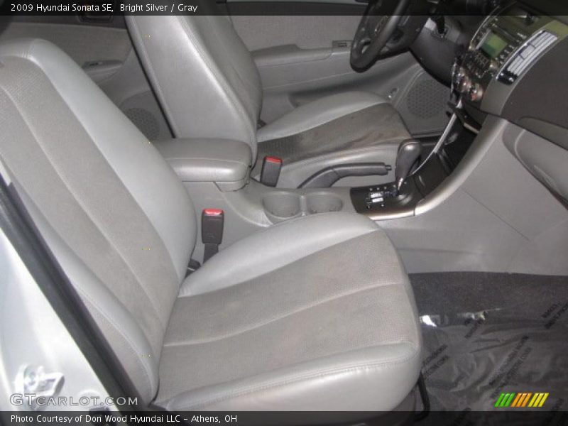 Bright Silver / Gray 2009 Hyundai Sonata SE