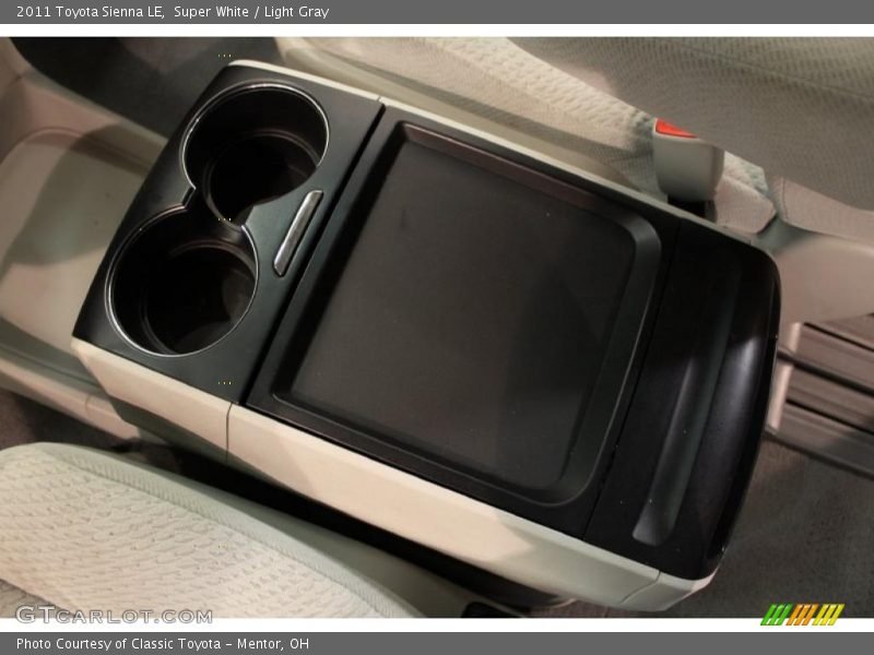 Super White / Light Gray 2011 Toyota Sienna LE